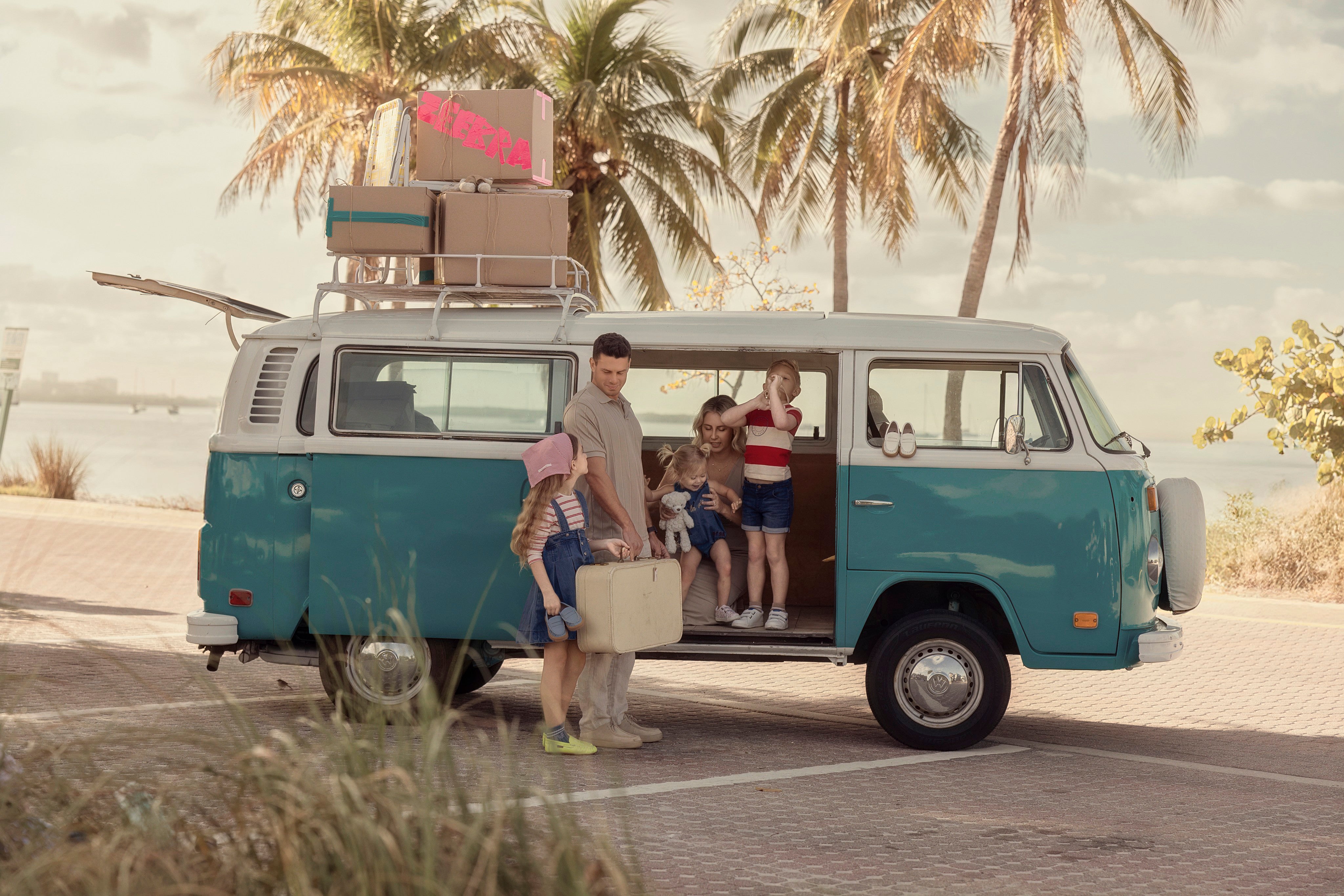 Colorblock Velcro Sneaker - Soft and Rubber Sole - Zeebrakids